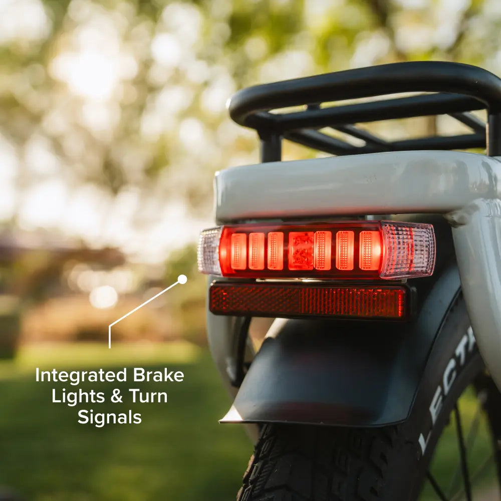 XP4 750 Step-Thru Stratus White eBike